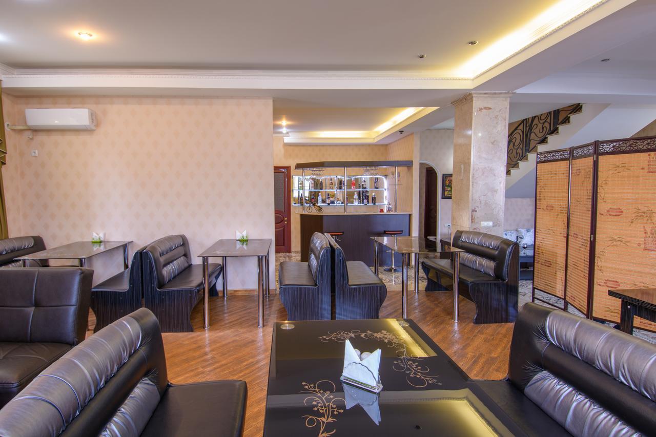 Silk Road Hotel Tbilisi Buitenkant foto