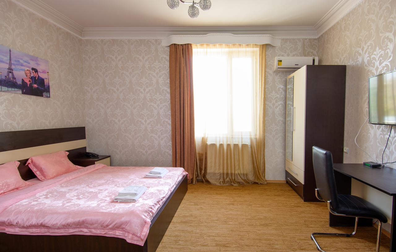 Silk Road Hotel Tbilisi Buitenkant foto