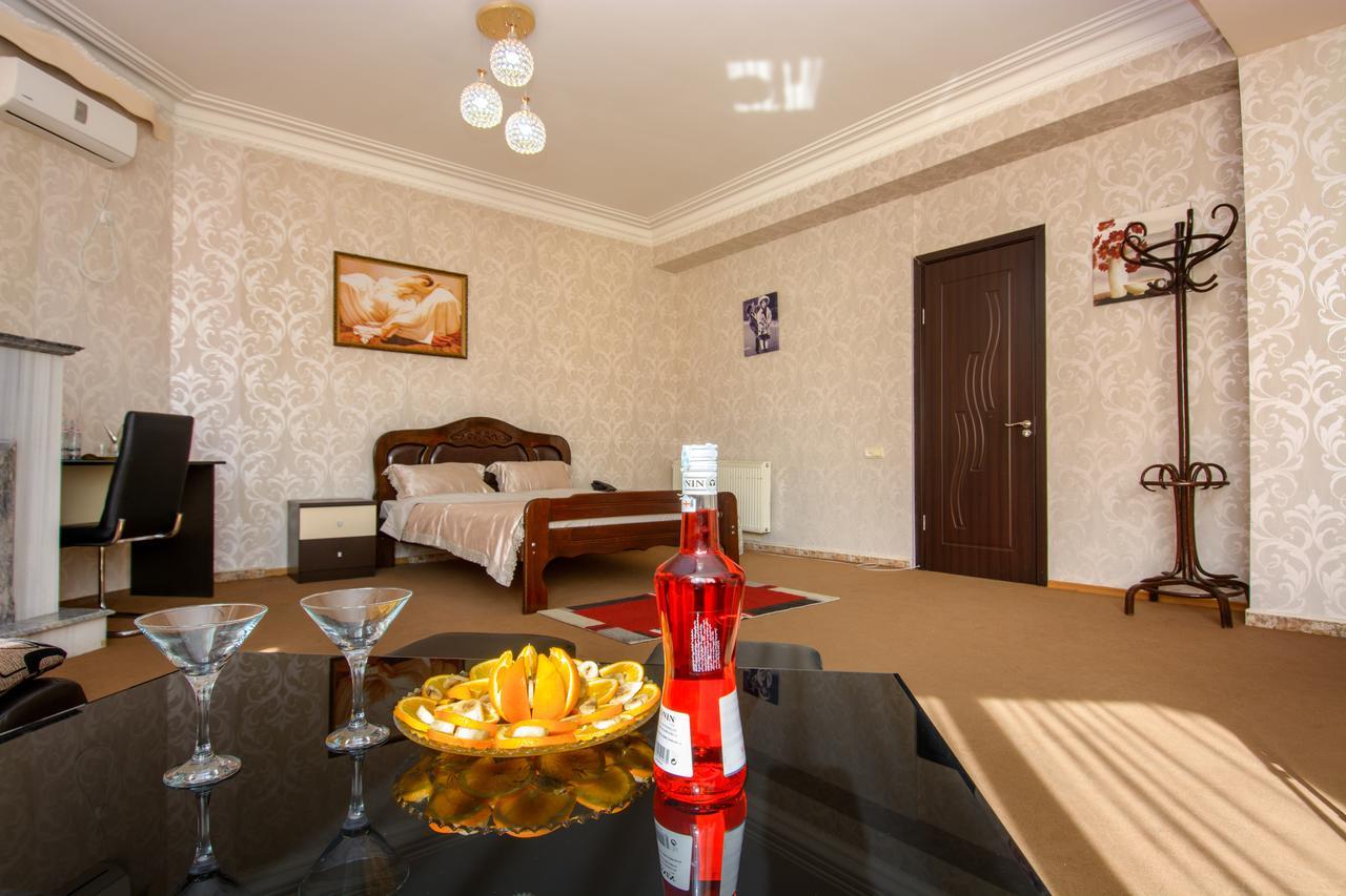 Silk Road Hotel Tbilisi Buitenkant foto